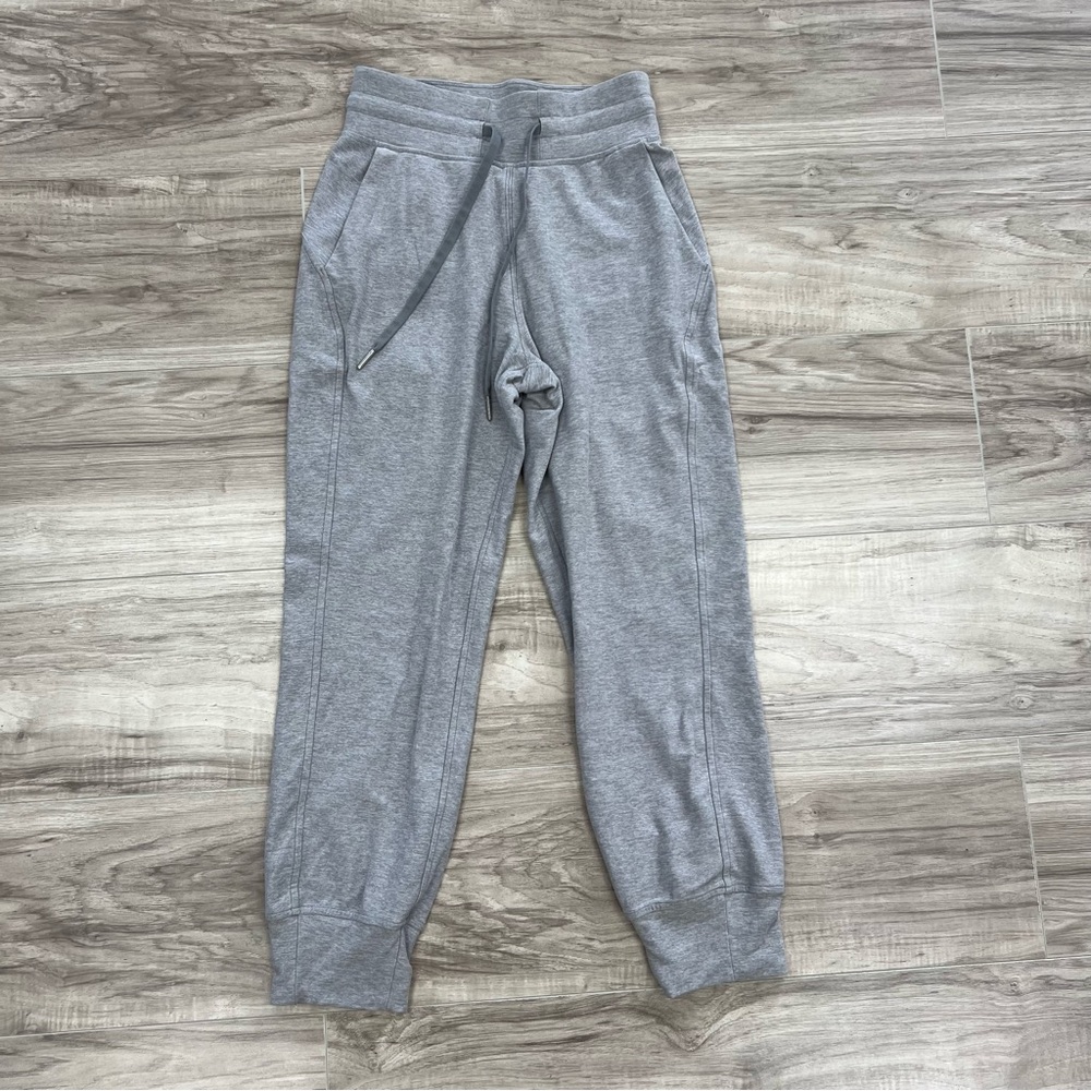 Lululemon Ready to Rulu High-Rise Cropped Jogger in Heathered Raceway Grey Sz 2